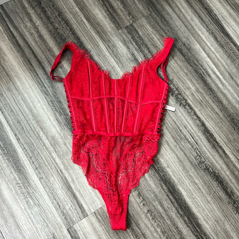 VICTORIA SECRETS MEDIUM LACE BODY SUIT